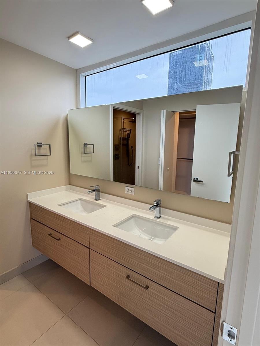 600 NE 27th St #1501, Miami FL 33137