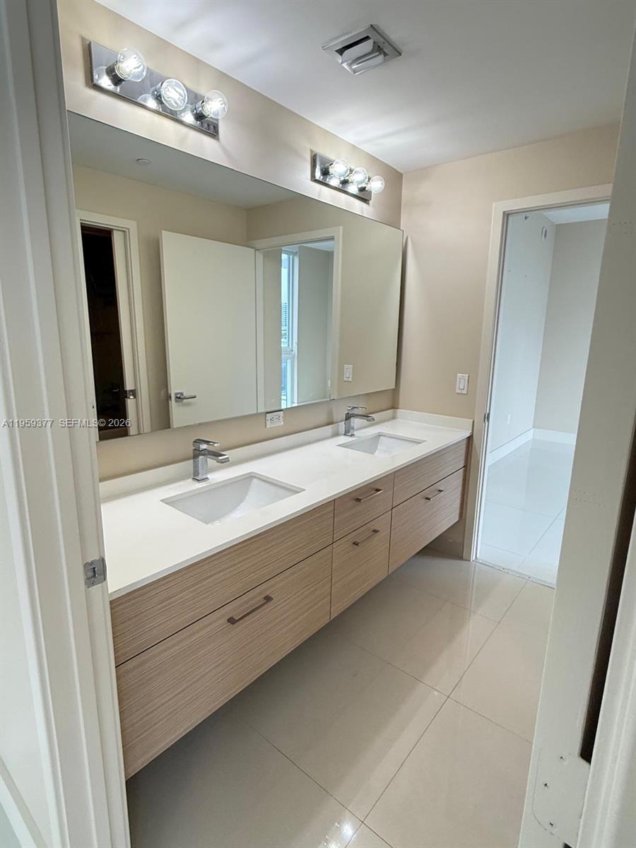 600 NE 27th St #1501, Miami FL 33137