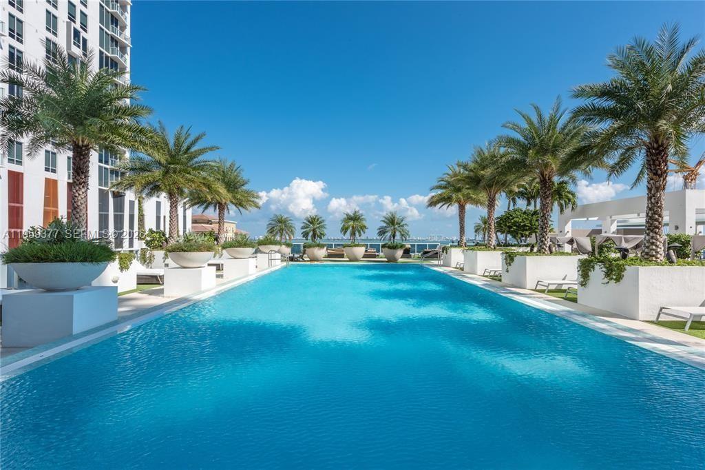 600 NE 27th St #1501, Miami FL 33137
