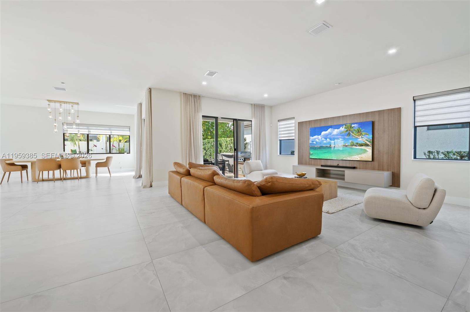 8118 NW 46th Ter, Doral FL 33166