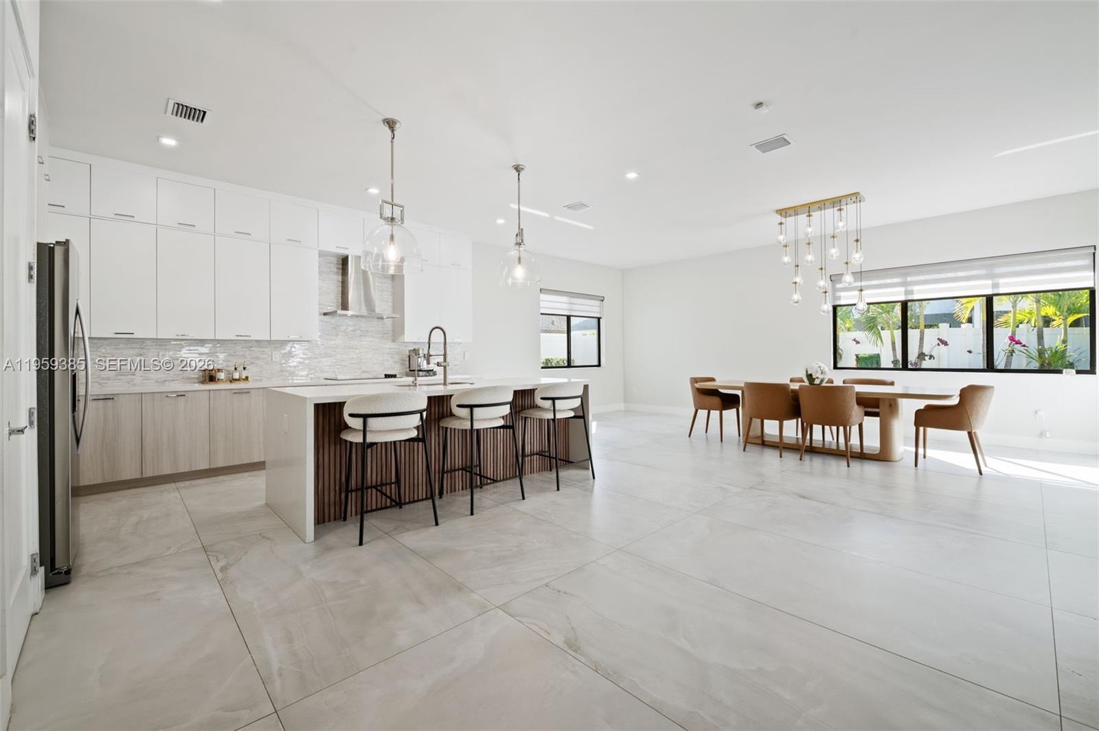 8118 NW 46th Ter, Doral FL 33166