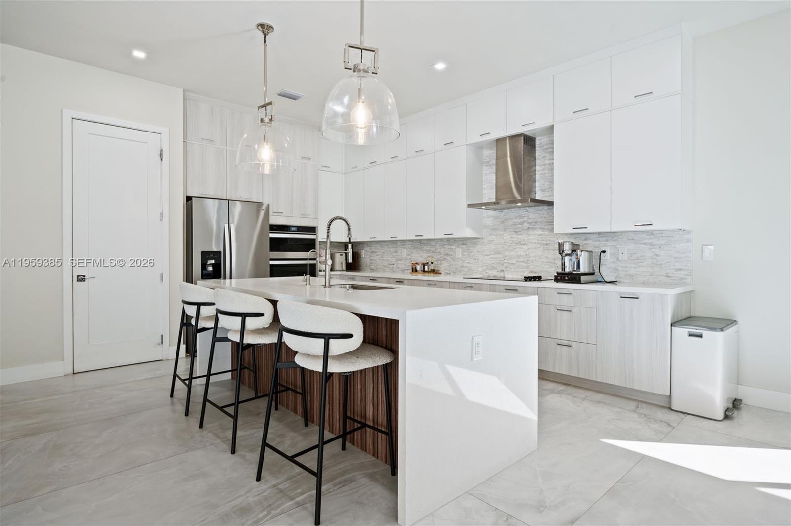 8118 NW 46th Ter, Doral FL 33166
