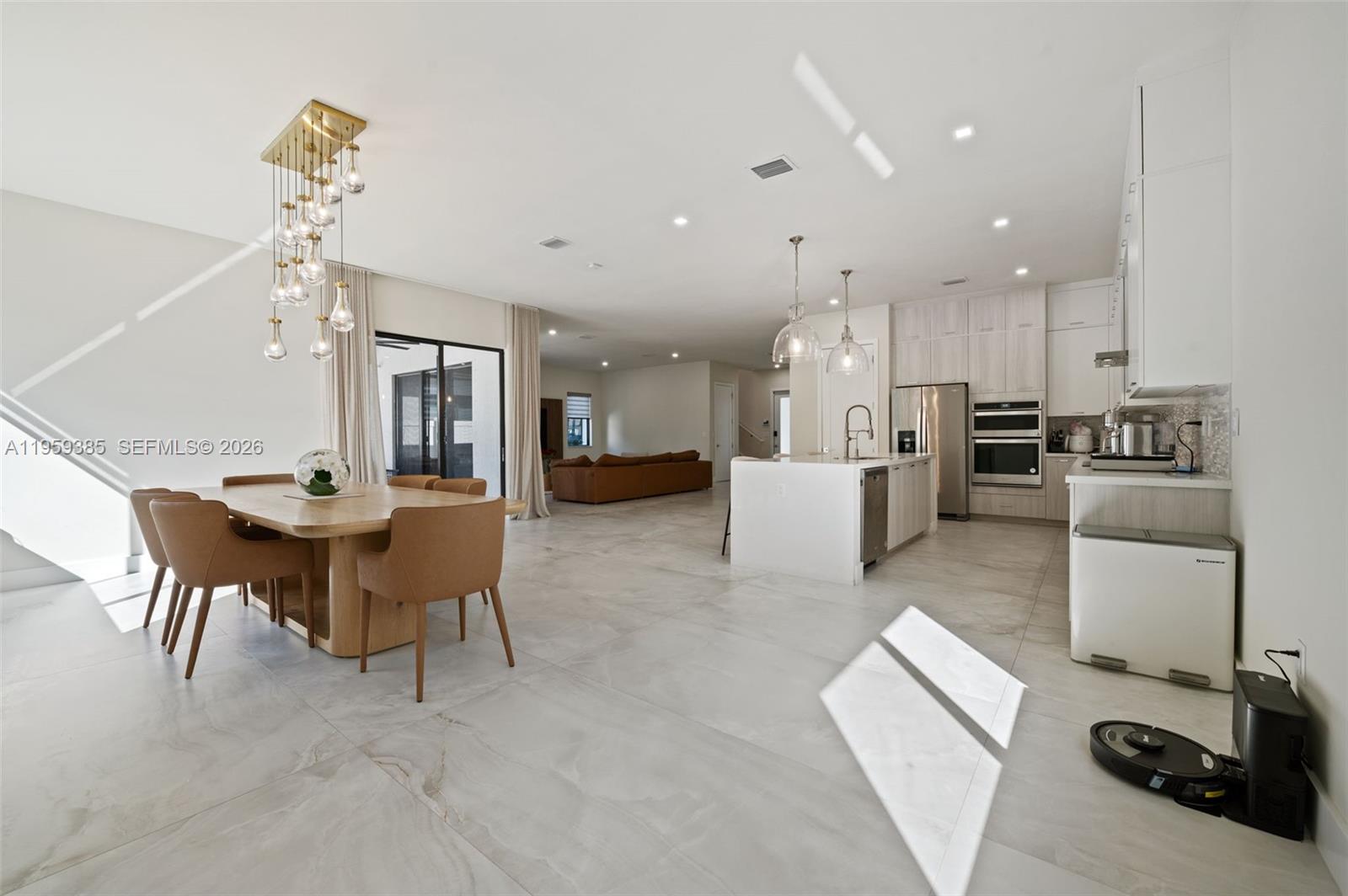 8118 NW 46th Ter, Doral FL 33166