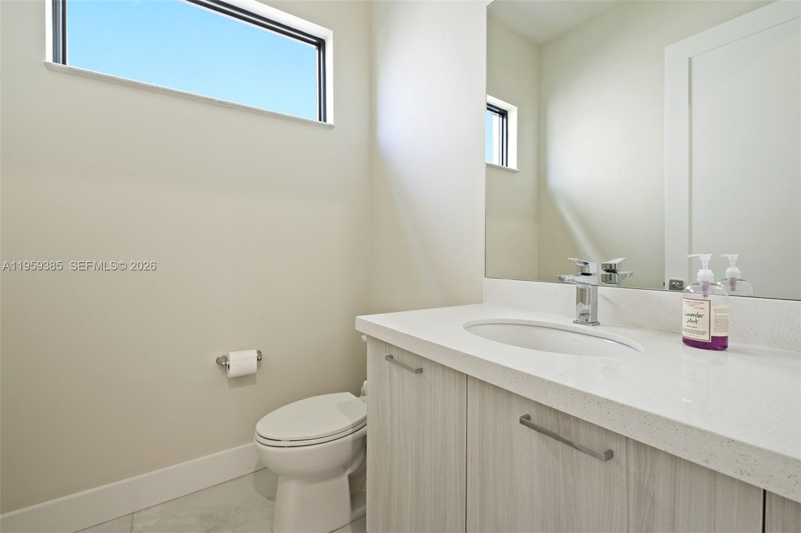 8118 NW 46th Ter, Doral FL 33166