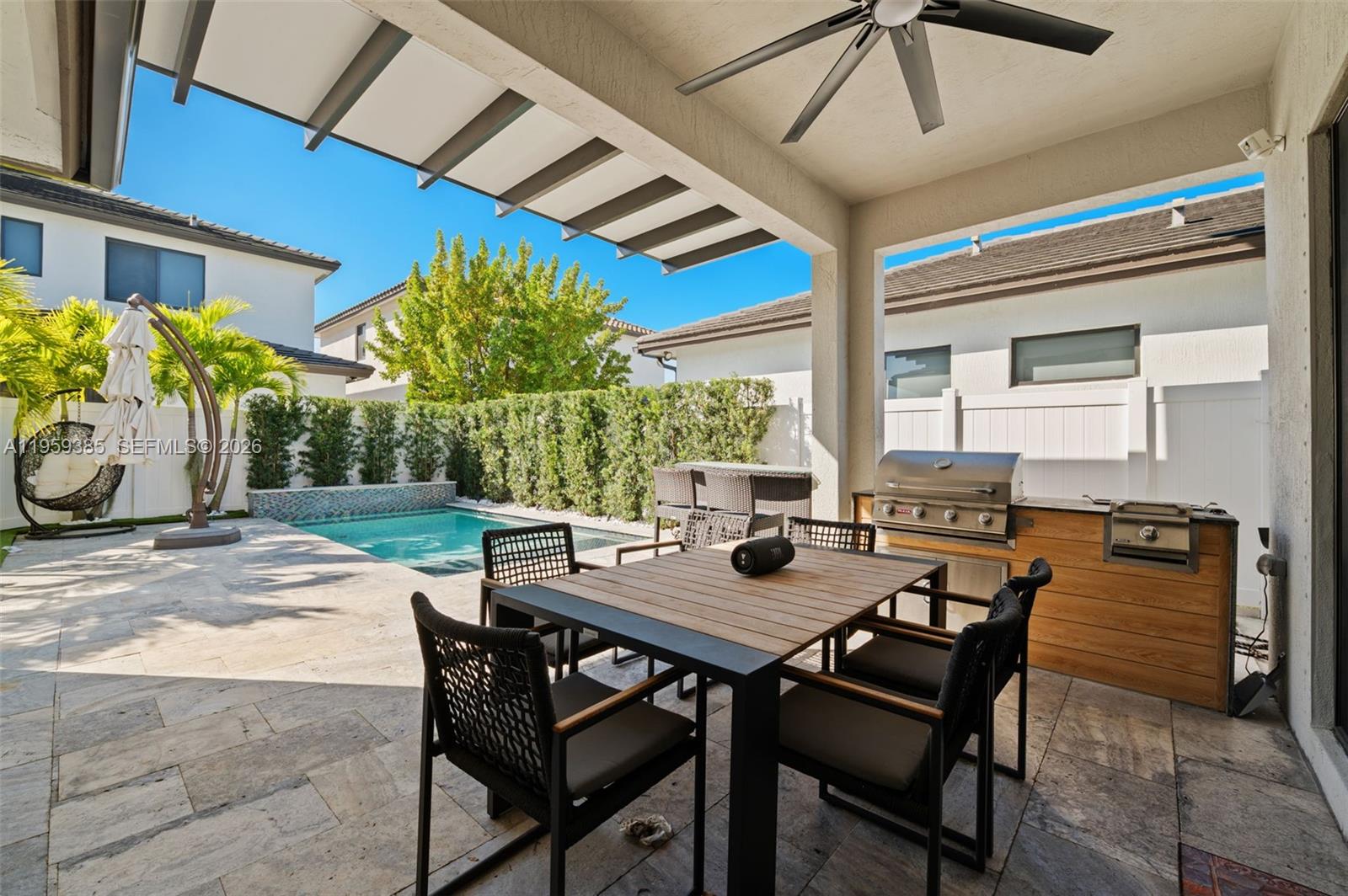 8118 NW 46th Ter, Doral FL 33166