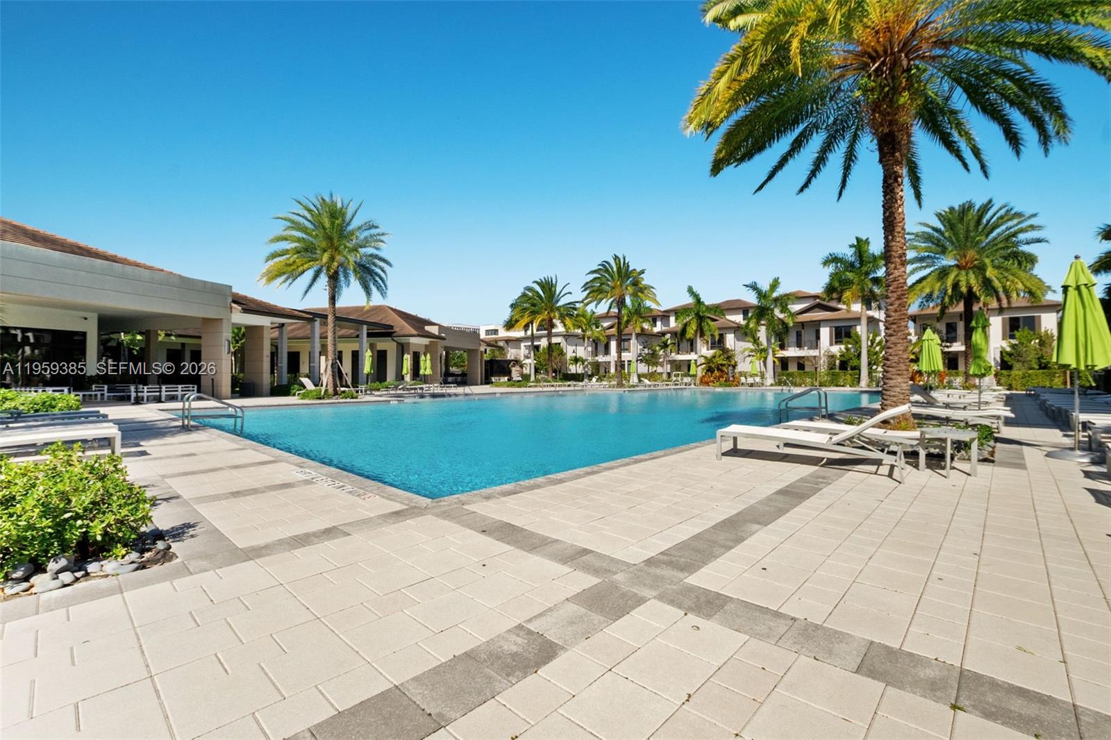 8118 NW 46th Ter, Doral FL 33166