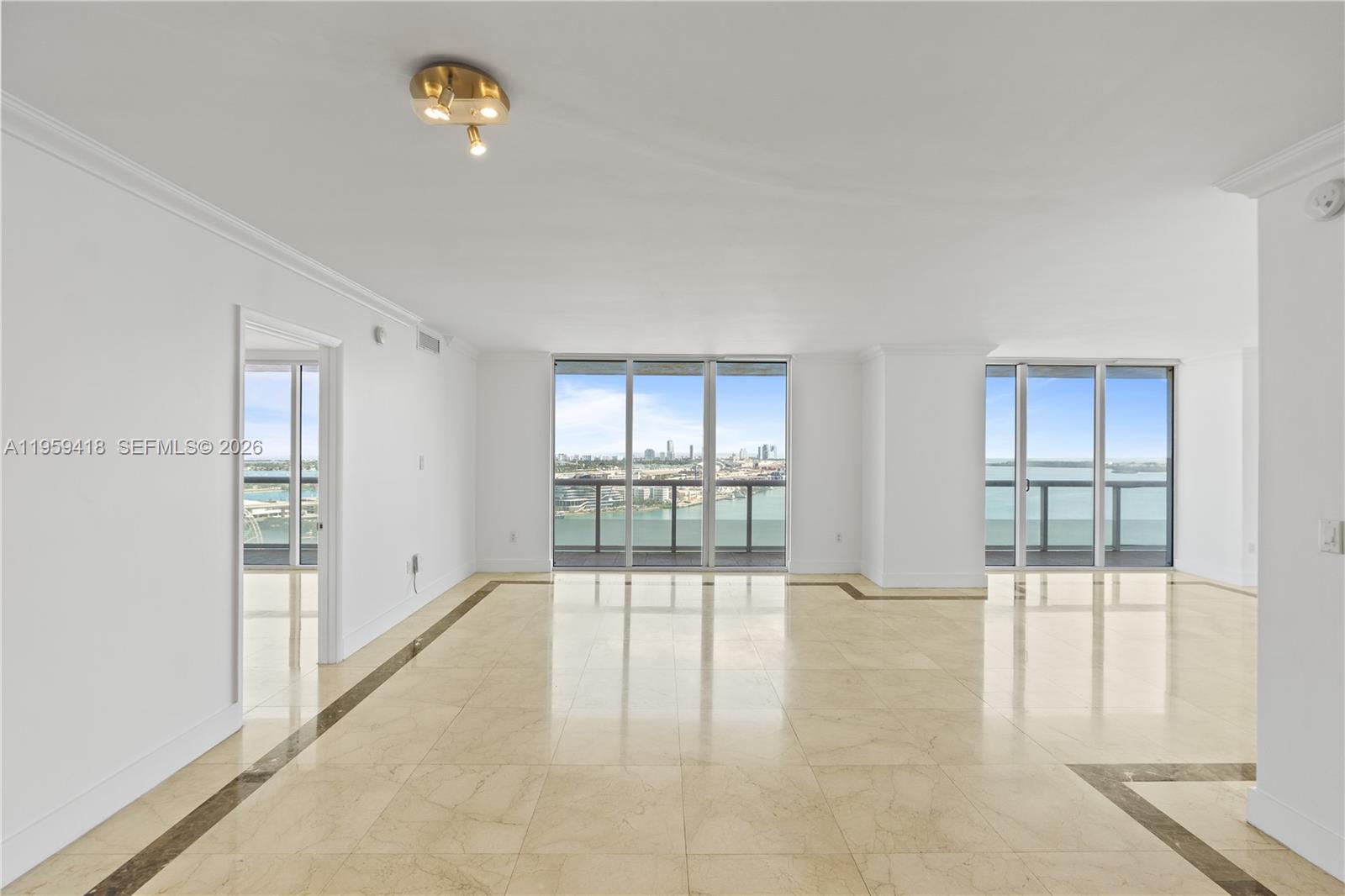 50 Biscayne Blvd #3010, Miami FL 33132