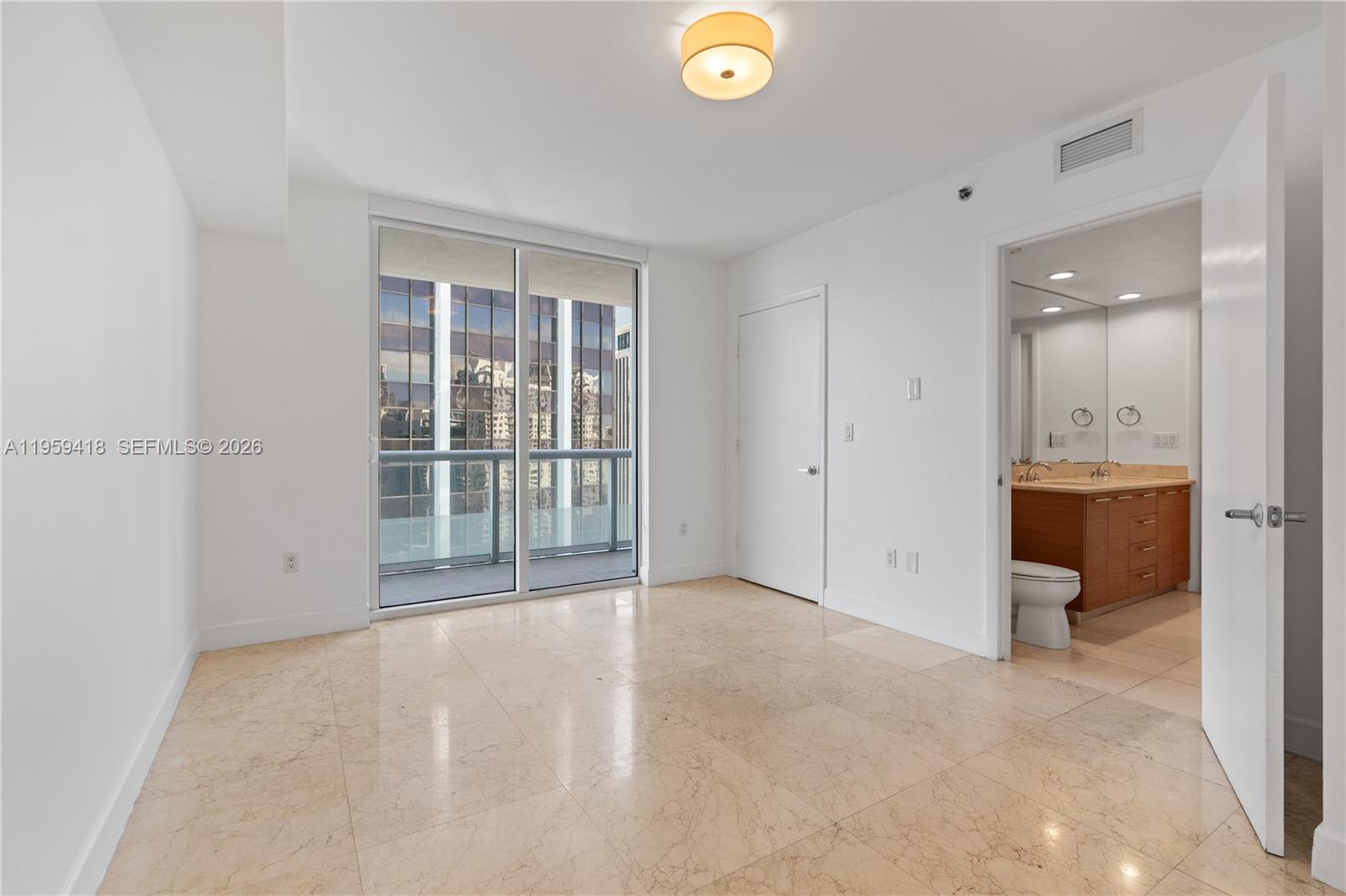 50 Biscayne Blvd #3010, Miami FL 33132