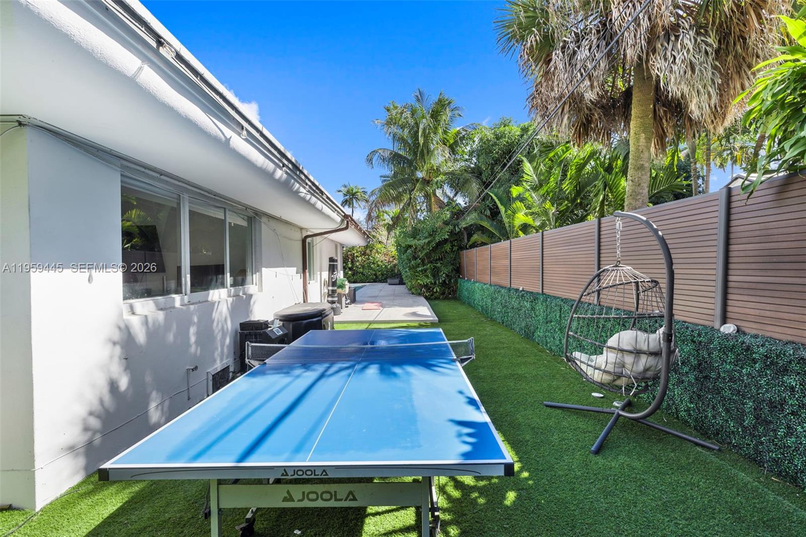 1040 NE 86th St, Miami FL 33138