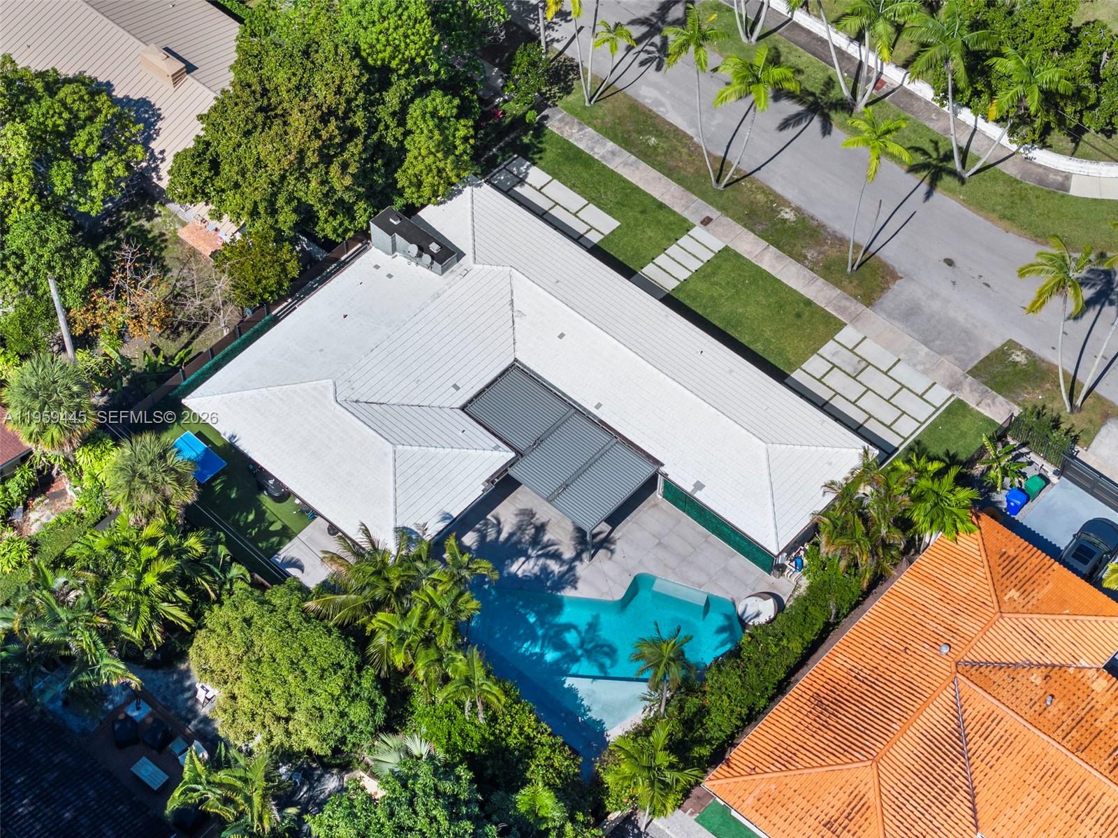 1040 NE 86th St, Miami FL 33138