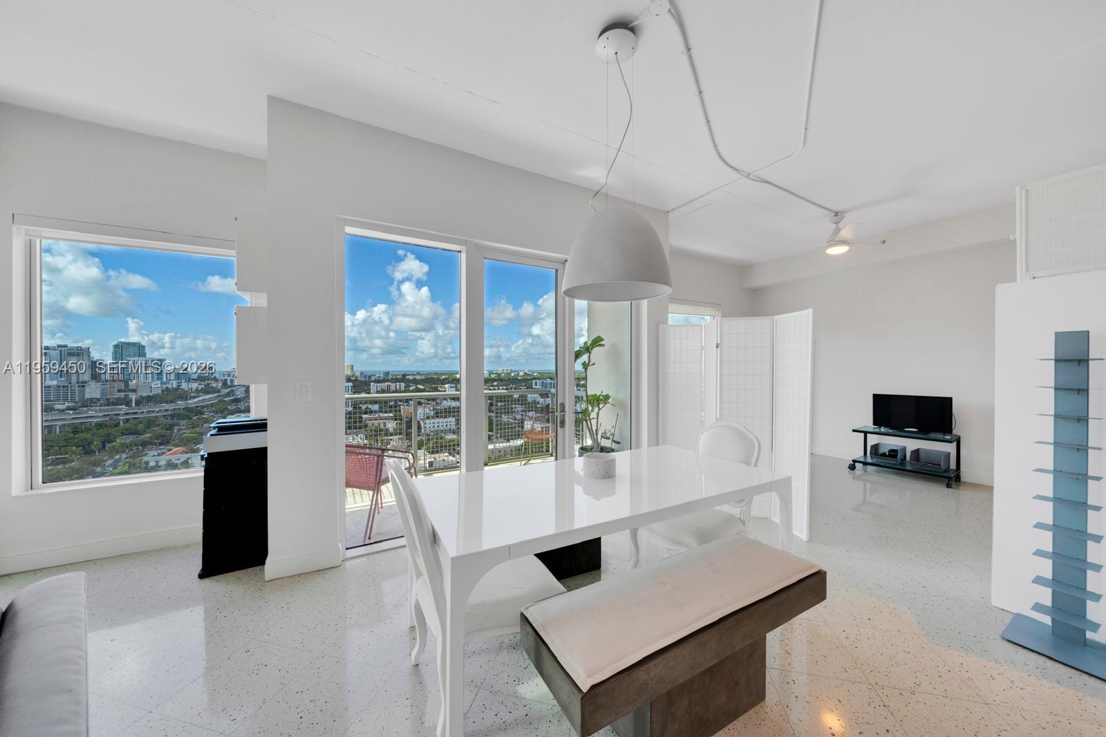 10 SW South River Dr #PHI06, Miami FL 33130