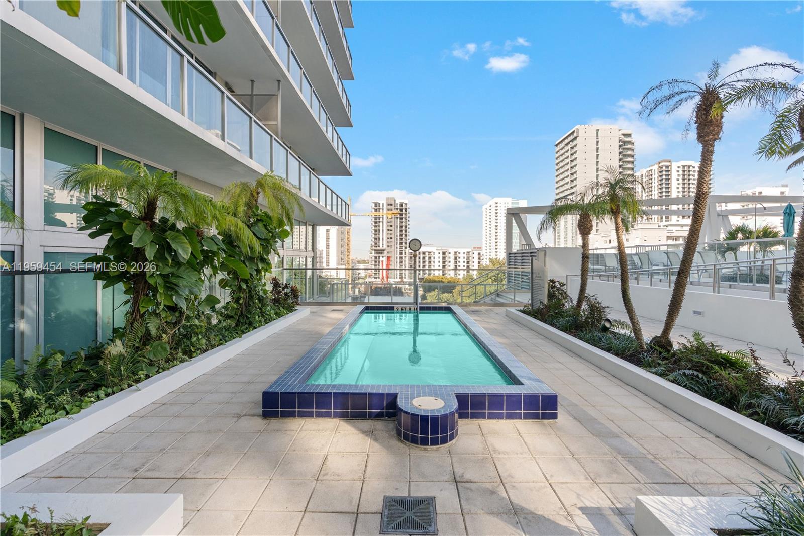 1111 SW 1st Ave #UPH4019-, Miami FL 33130