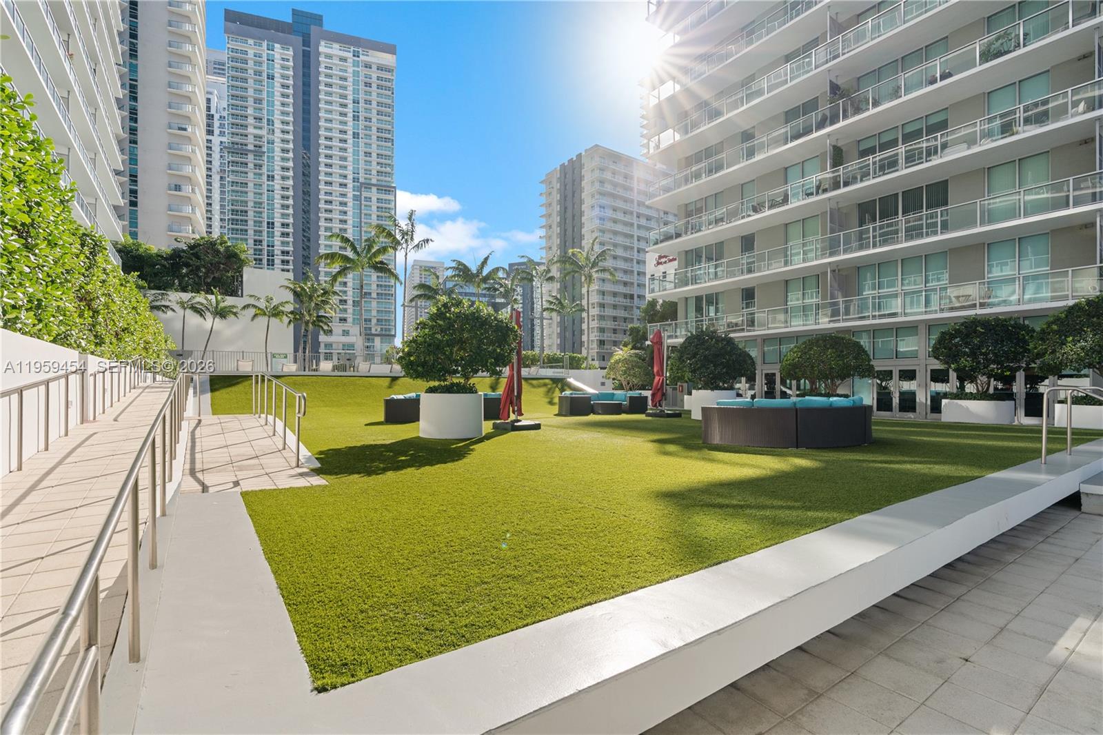 1111 SW 1st Ave #UPH4019-, Miami FL 33130