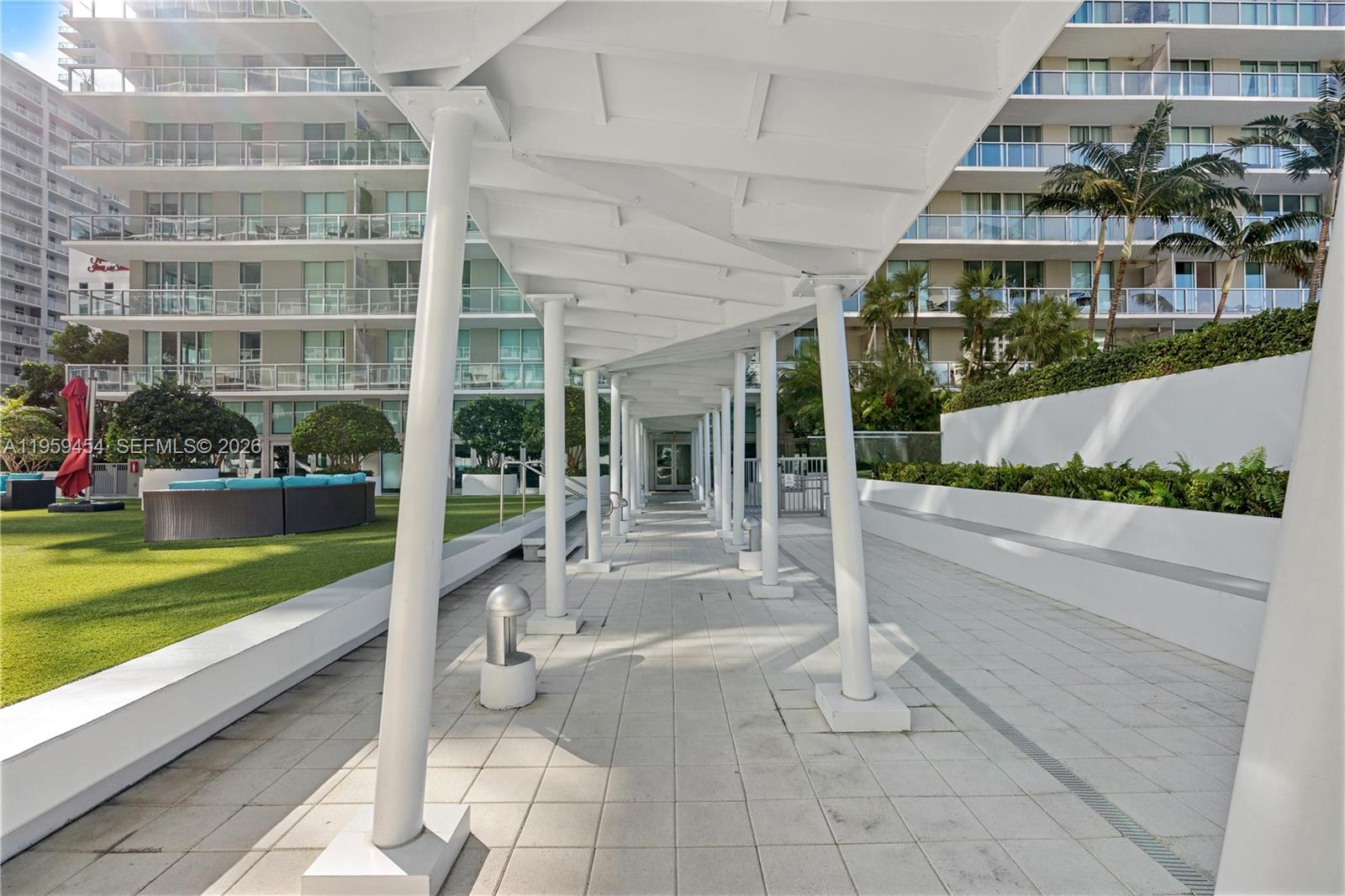 1111 SW 1st Ave #UPH4019-, Miami FL 33130