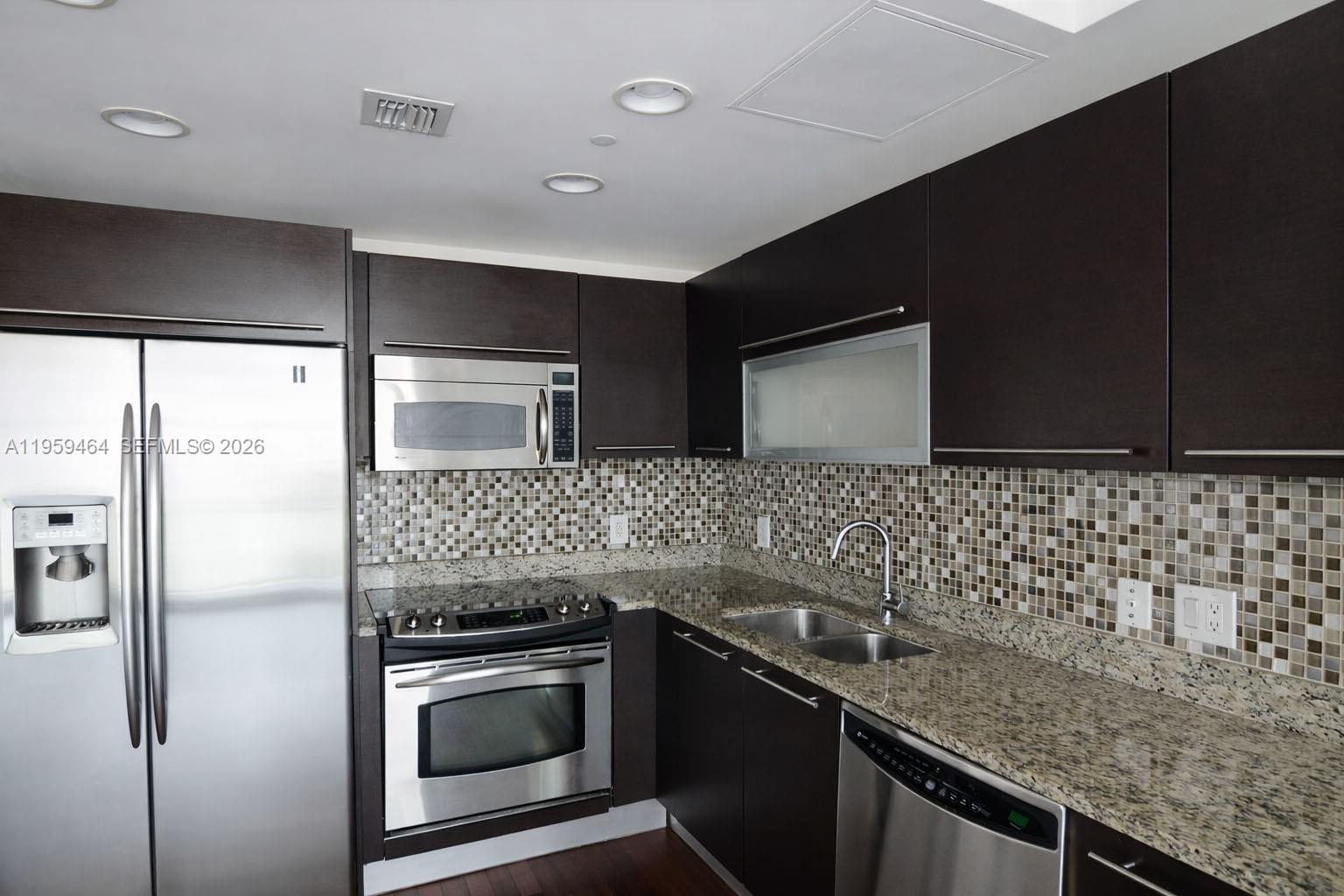 951 Brickell Ave #2309, Miami FL 33131