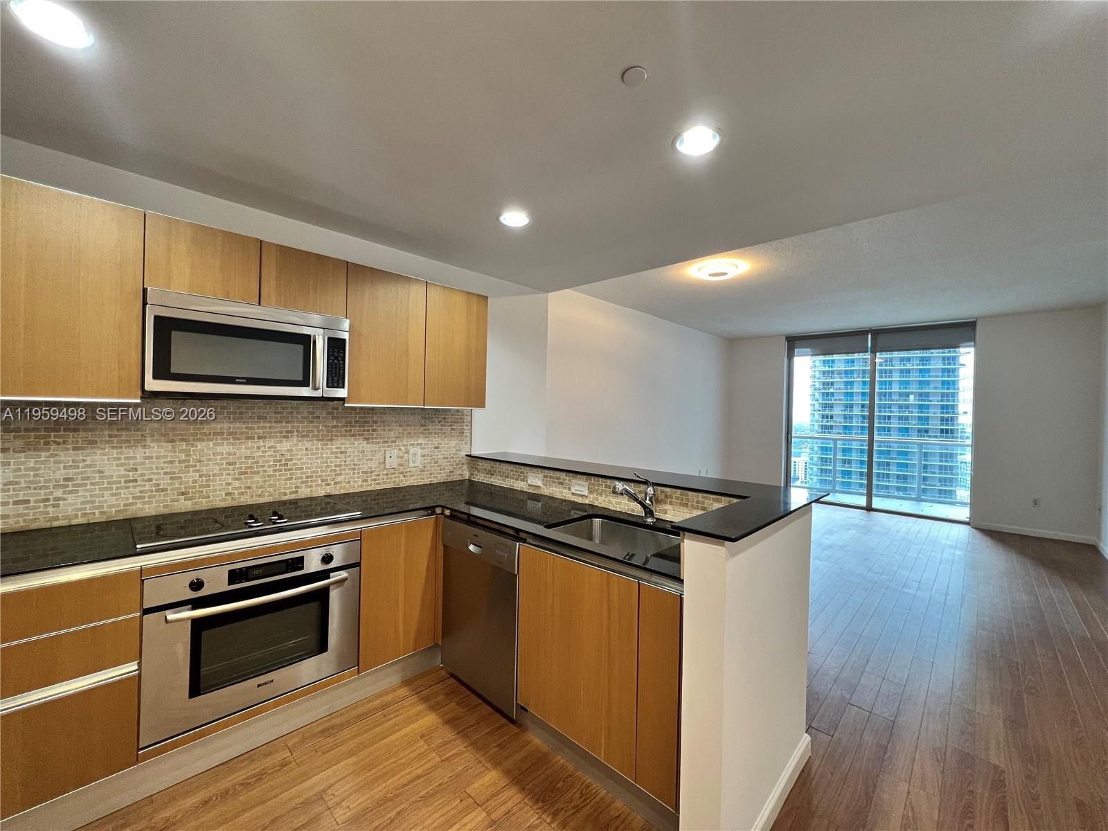 1060 Brickell Ave #2513, Miami FL 33131