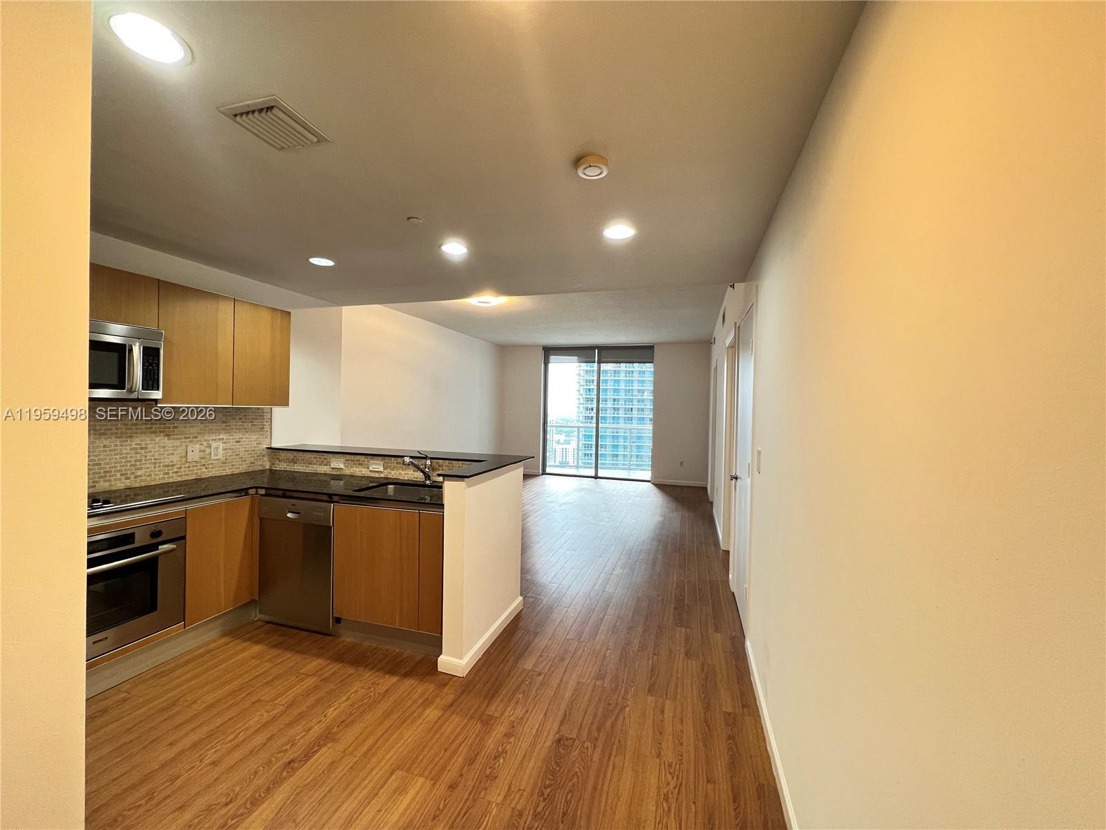 1060 Brickell Ave #2513, Miami FL 33131