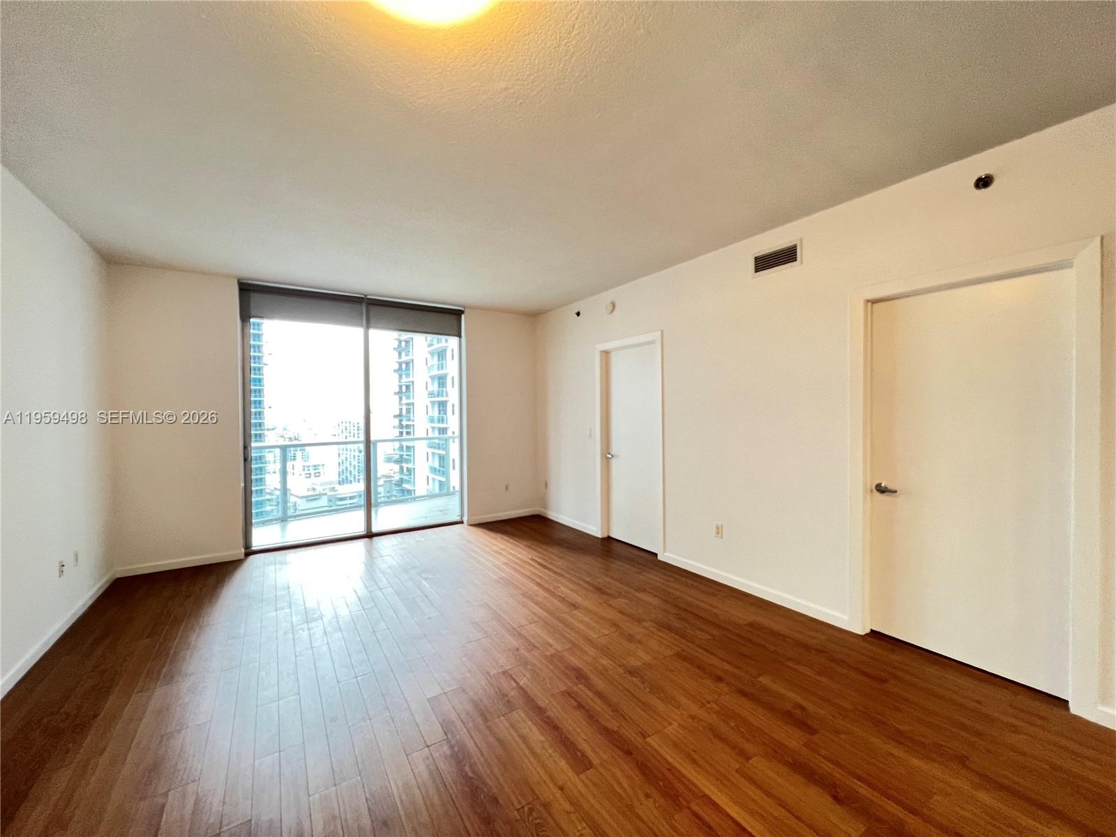 1060 Brickell Ave #2513, Miami FL 33131
