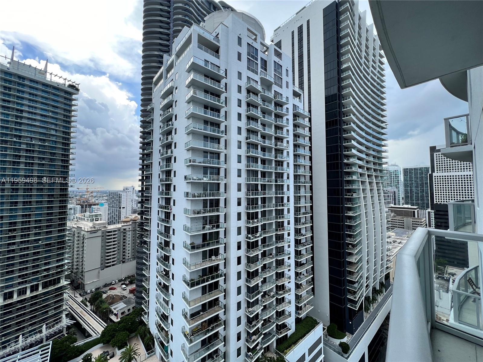 1060 Brickell Ave #2513, Miami FL 33131