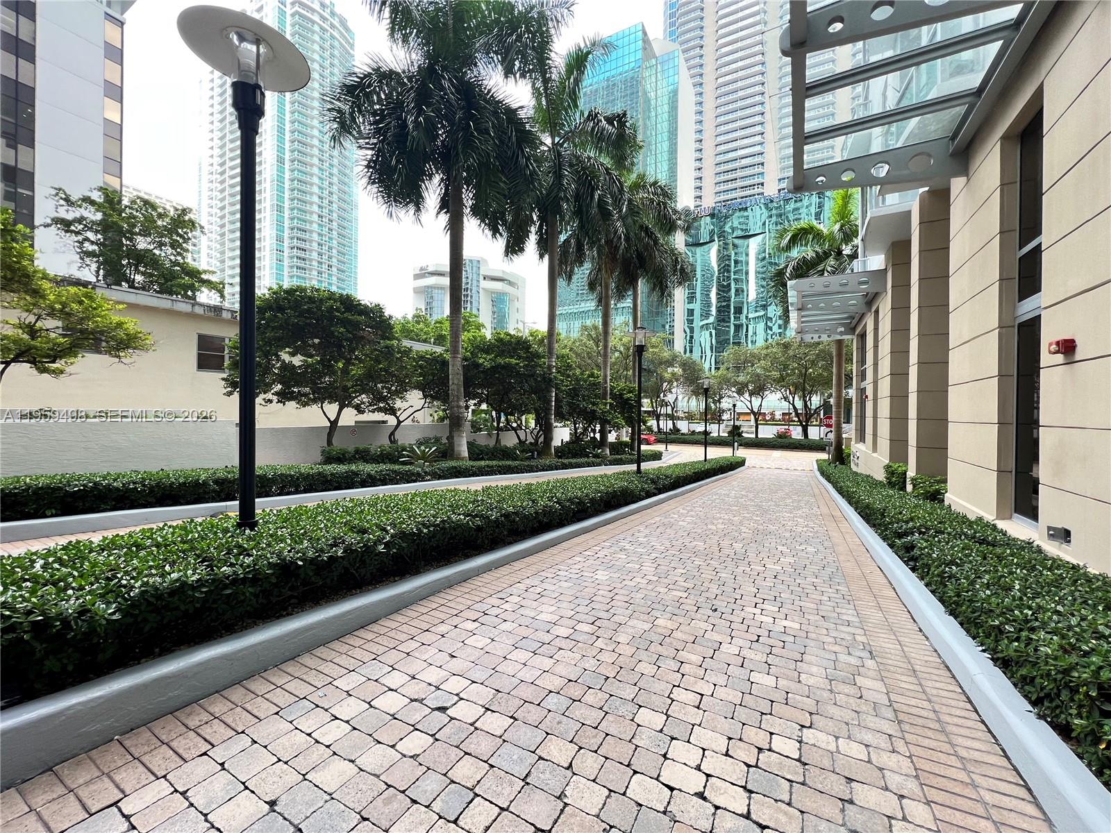 1060 Brickell Ave #2513, Miami FL 33131