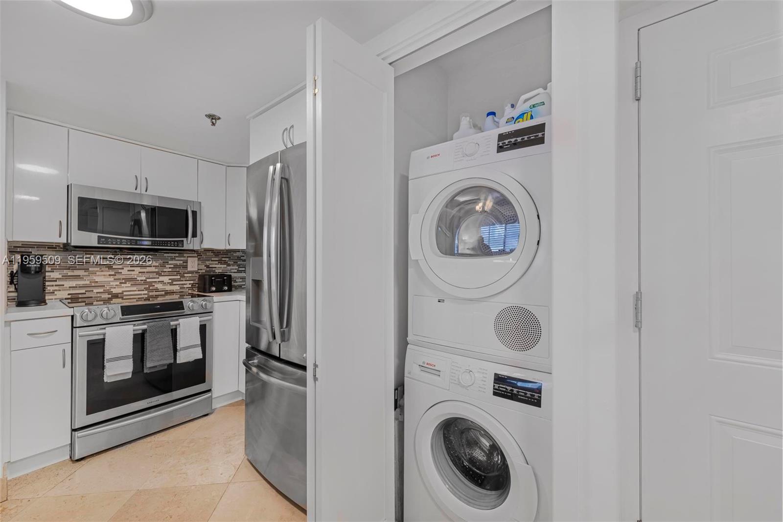 540 Brickell Key Dr #500, Miami FL 33131