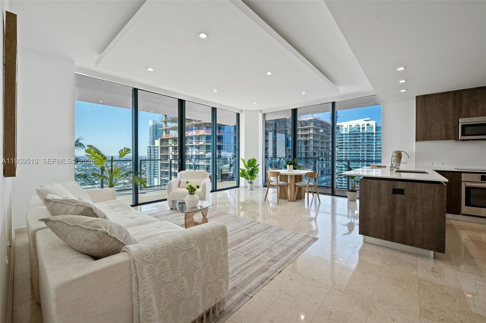 88 SW 7th St #3612, Miami FL 33130