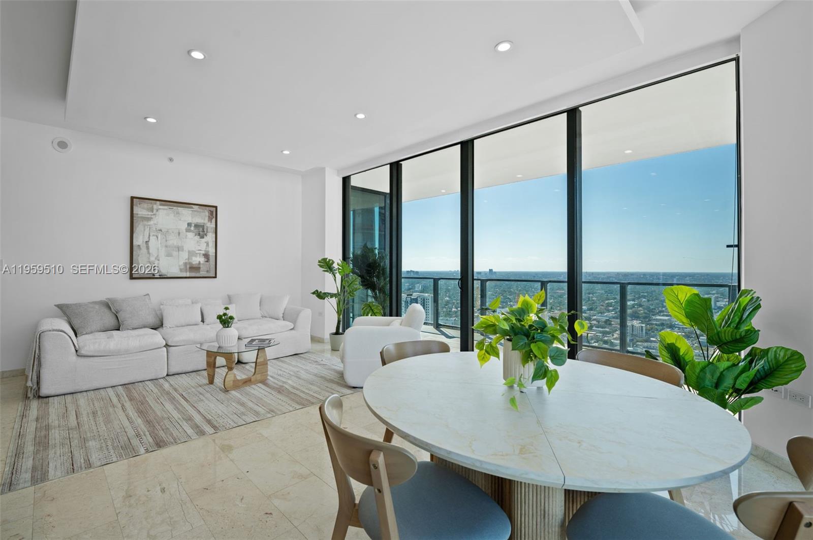 88 SW 7th St #3612, Miami FL 33130