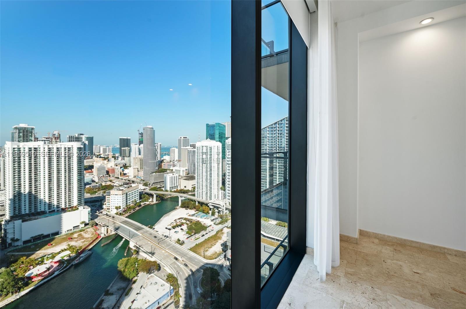 88 SW 7th St #3612, Miami FL 33130