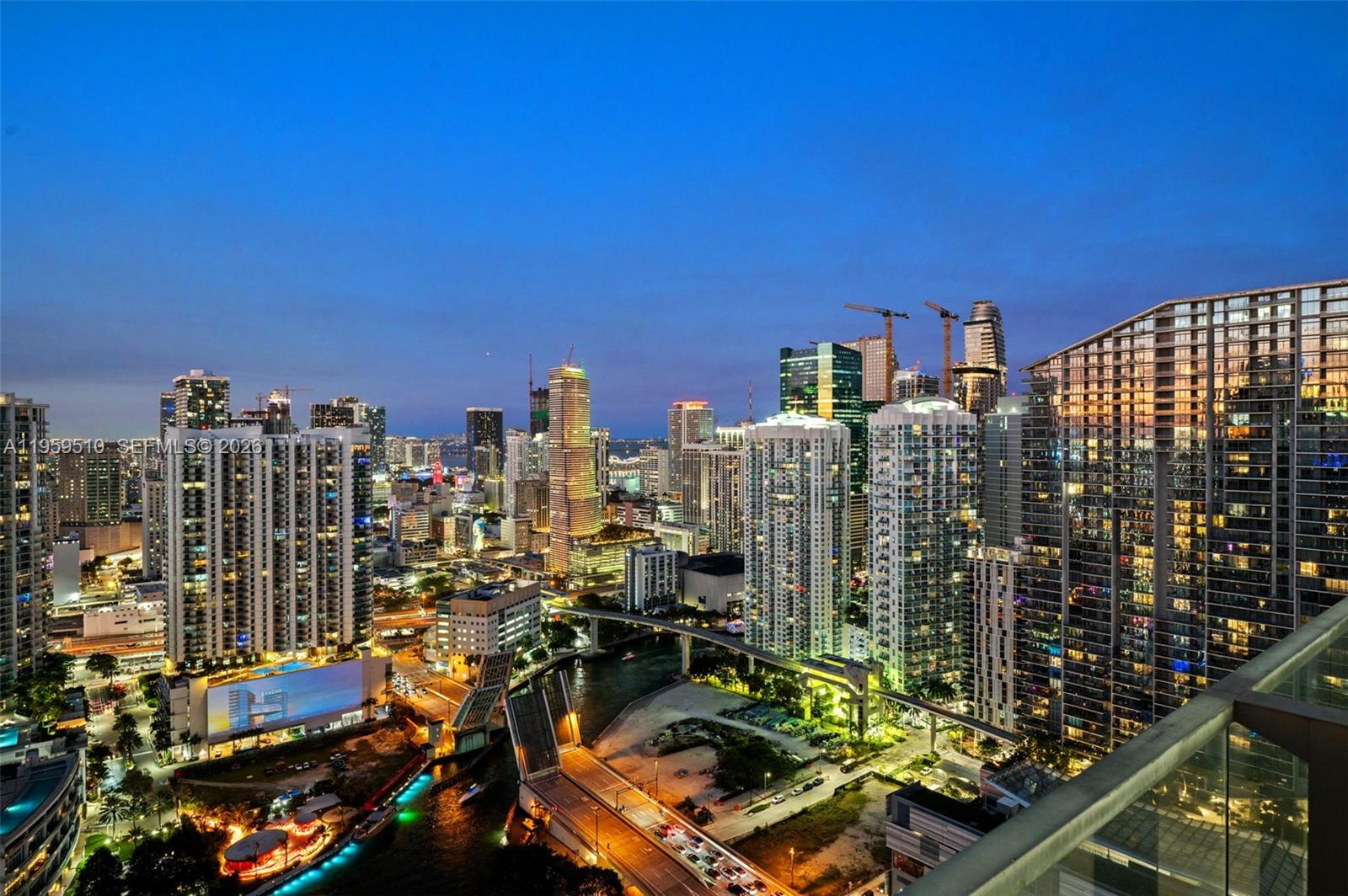 88 SW 7th St #3612, Miami FL 33130