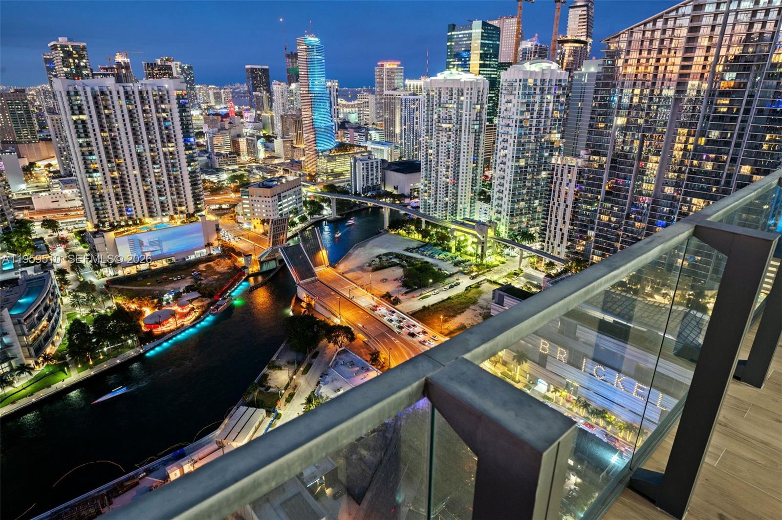 88 SW 7th St #3612, Miami FL 33130