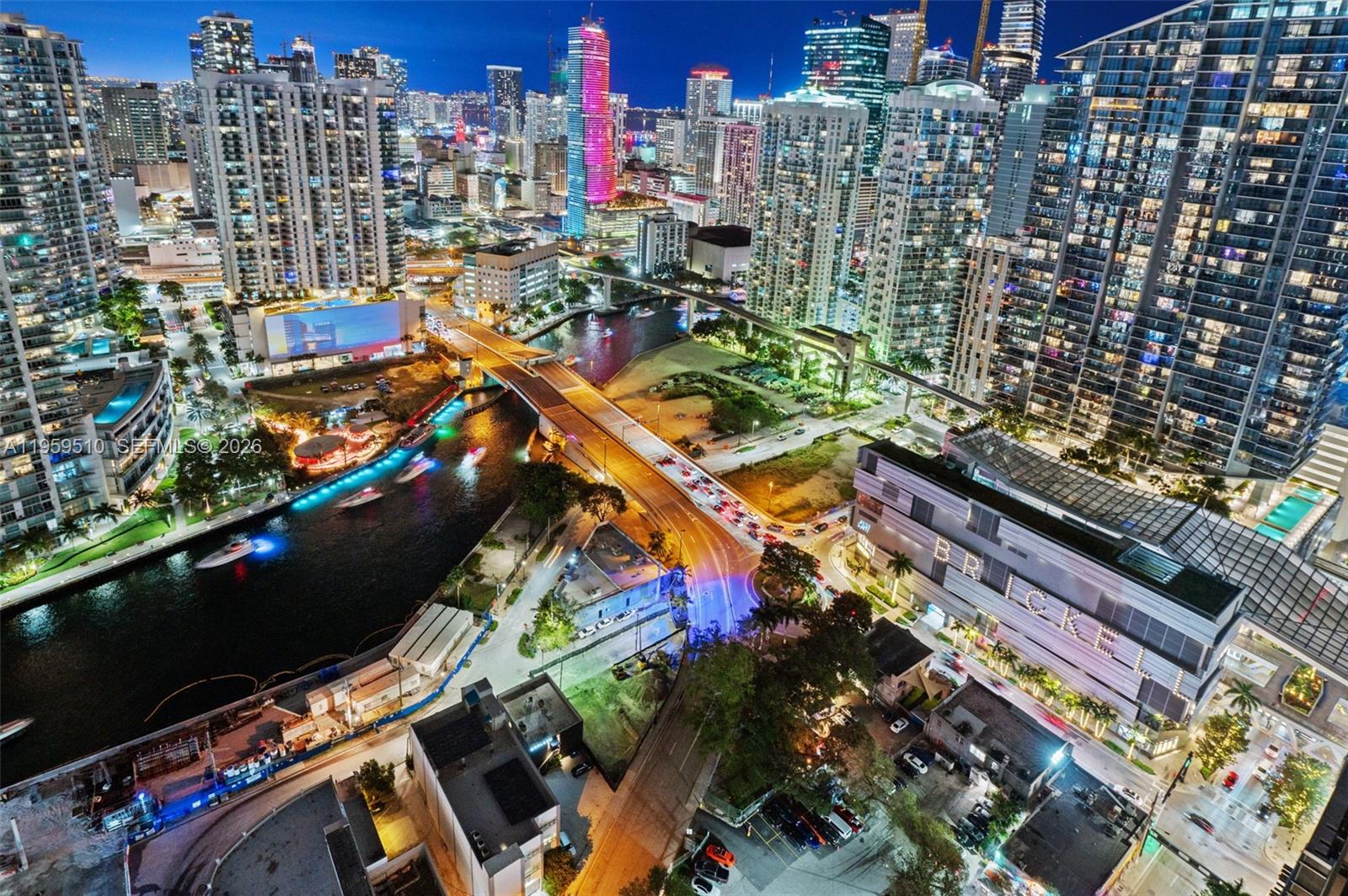 88 SW 7th St #3612, Miami FL 33130