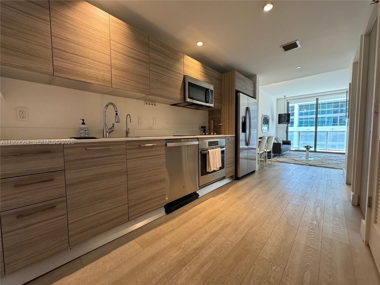 121 NE 34th St #L401, Miami FL 33137