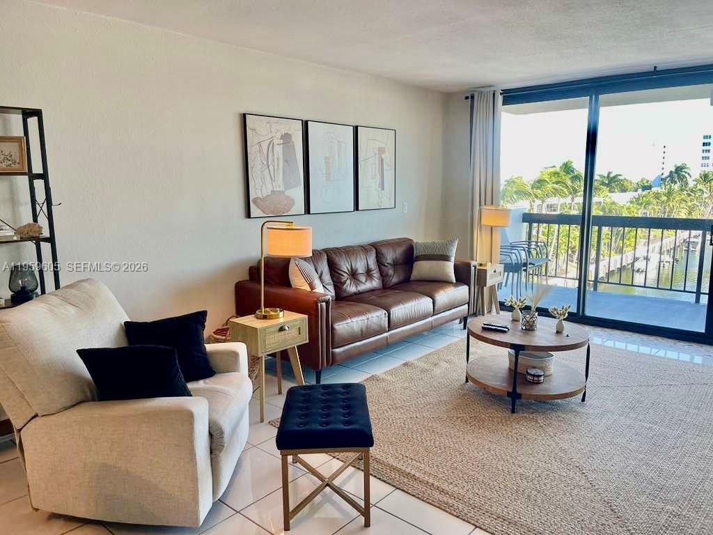 4800 Bayview Dr #505, Fort Lauderdale FL 33308