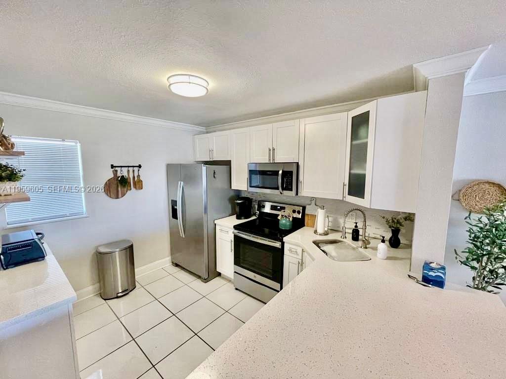4800 Bayview Dr #505, Fort Lauderdale FL 33308