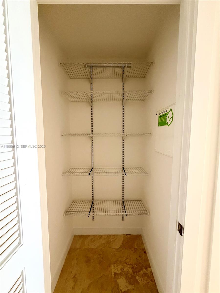 1060 Brickell Ave #2113, Miami FL 33131