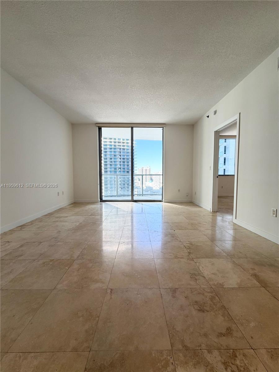 1060 Brickell Ave #2113, Miami FL 33131
