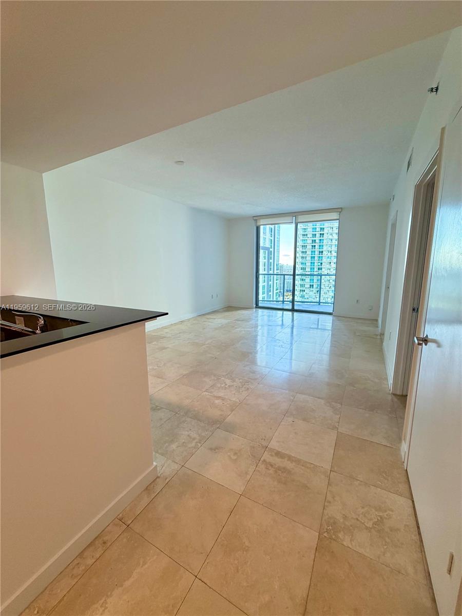 1060 Brickell Ave #2113, Miami FL 33131