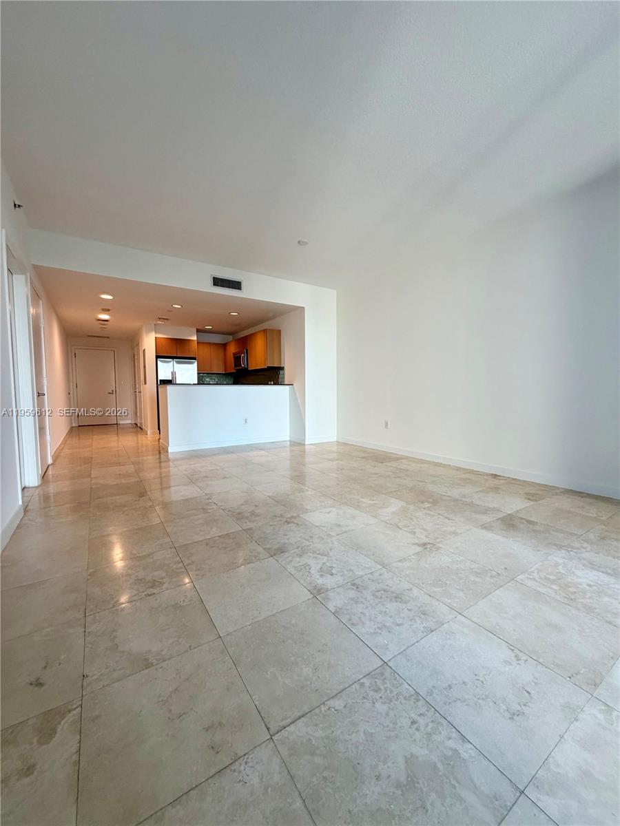1060 Brickell Ave #2113, Miami FL 33131