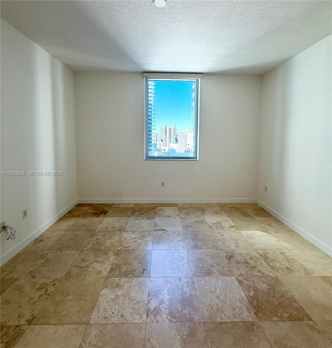 1060 Brickell Ave #2113, Miami FL 33131