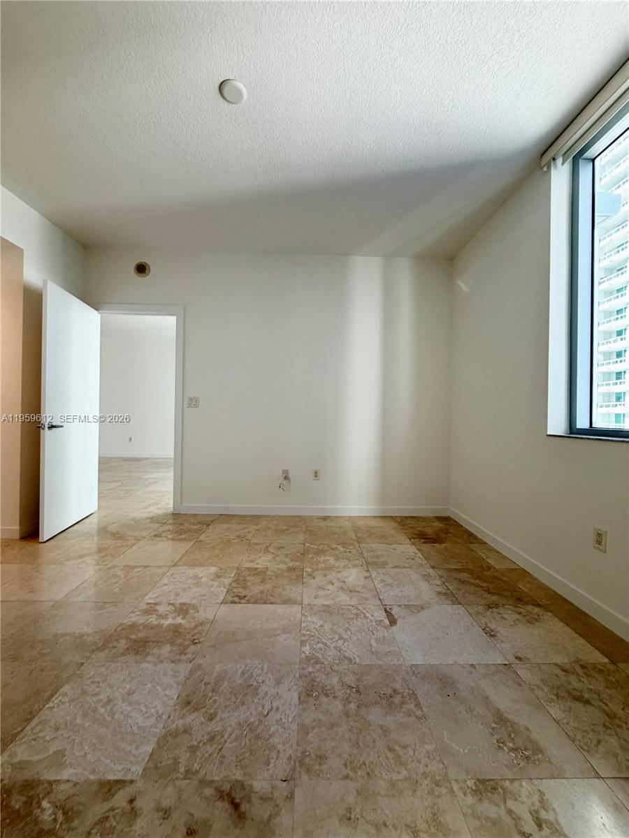 1060 Brickell Ave #2113, Miami FL 33131