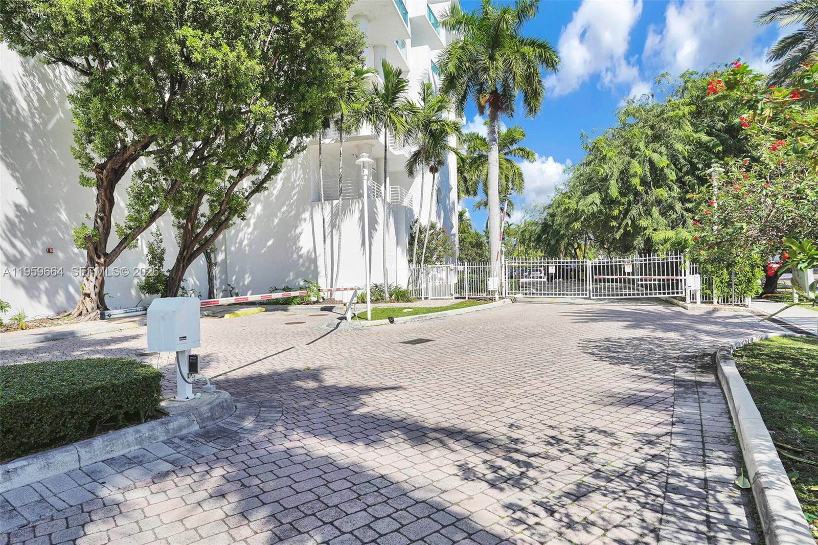 7910 Harbor Island Dr #1103, North Bay Village FL 33141