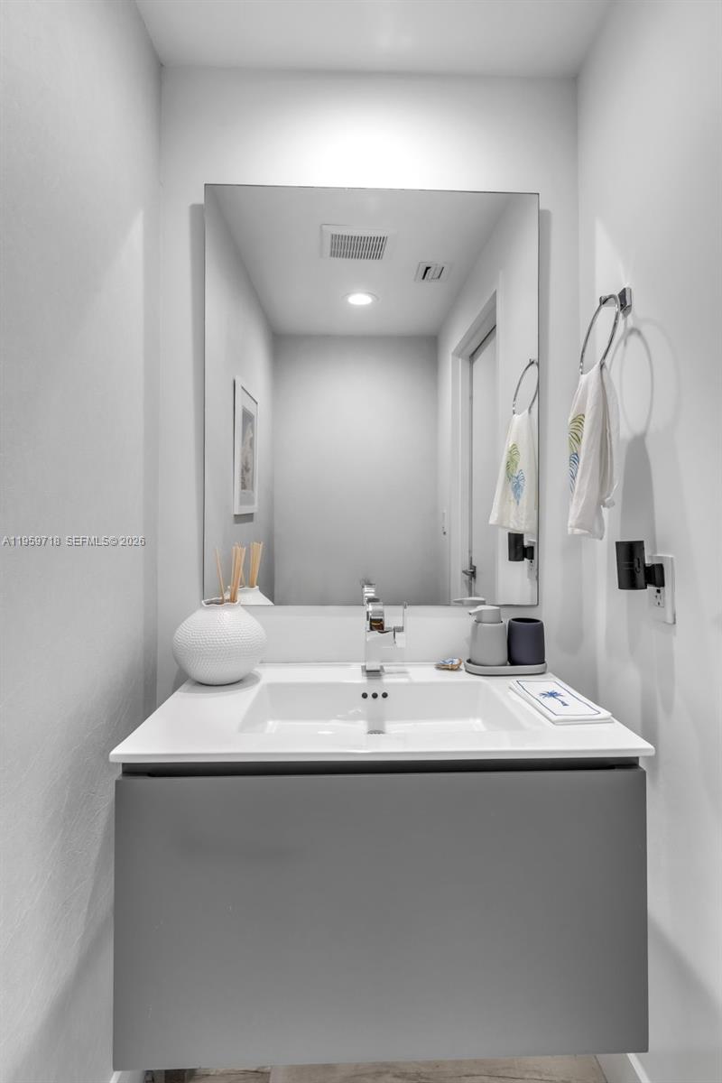 791 Crandon Blvd #501, Key Biscayne FL 33149