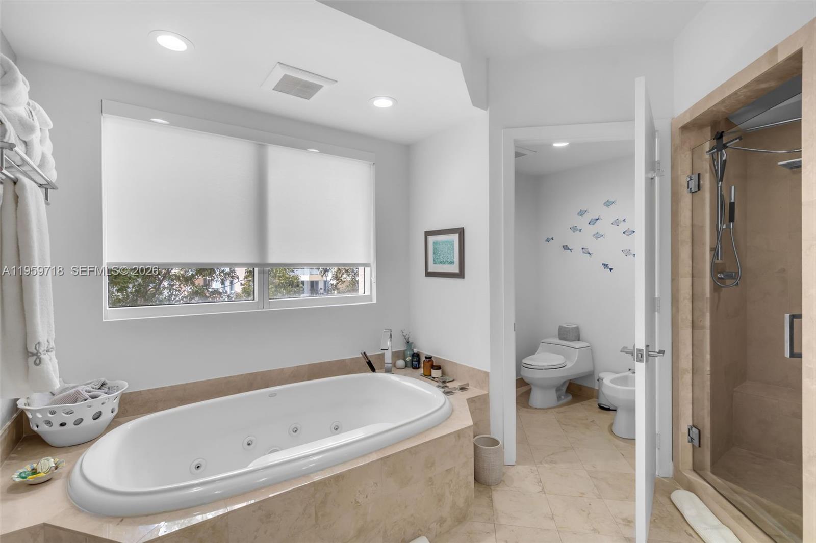 791 Crandon Blvd #501, Key Biscayne FL 33149