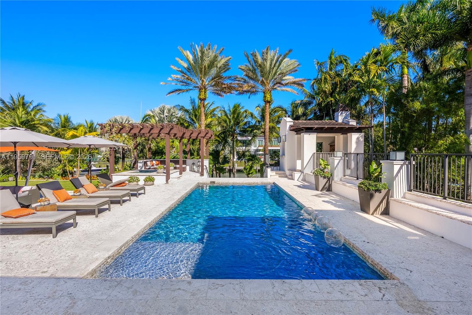 555 Arvida Pkwy, Coral Gables FL 33156