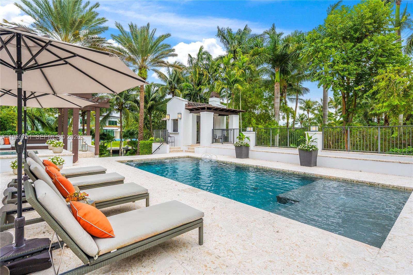 555 Arvida Pkwy, Coral Gables FL 33156