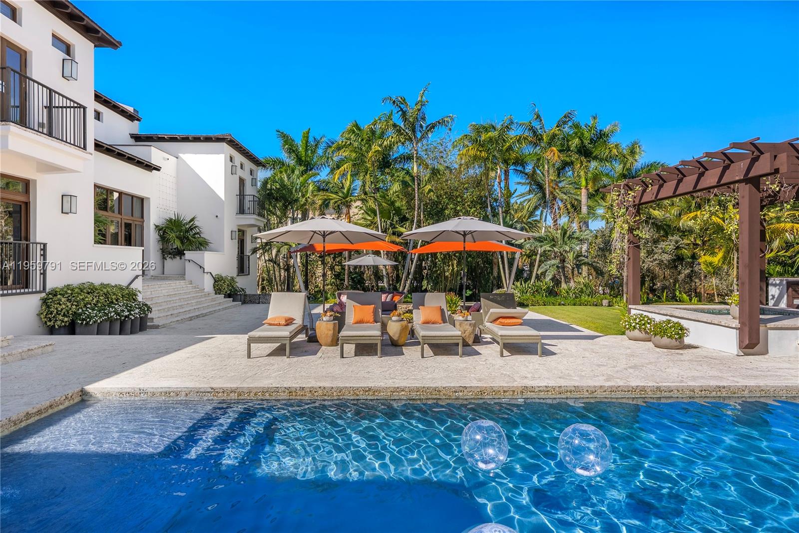 555 Arvida Pkwy, Coral Gables FL 33156