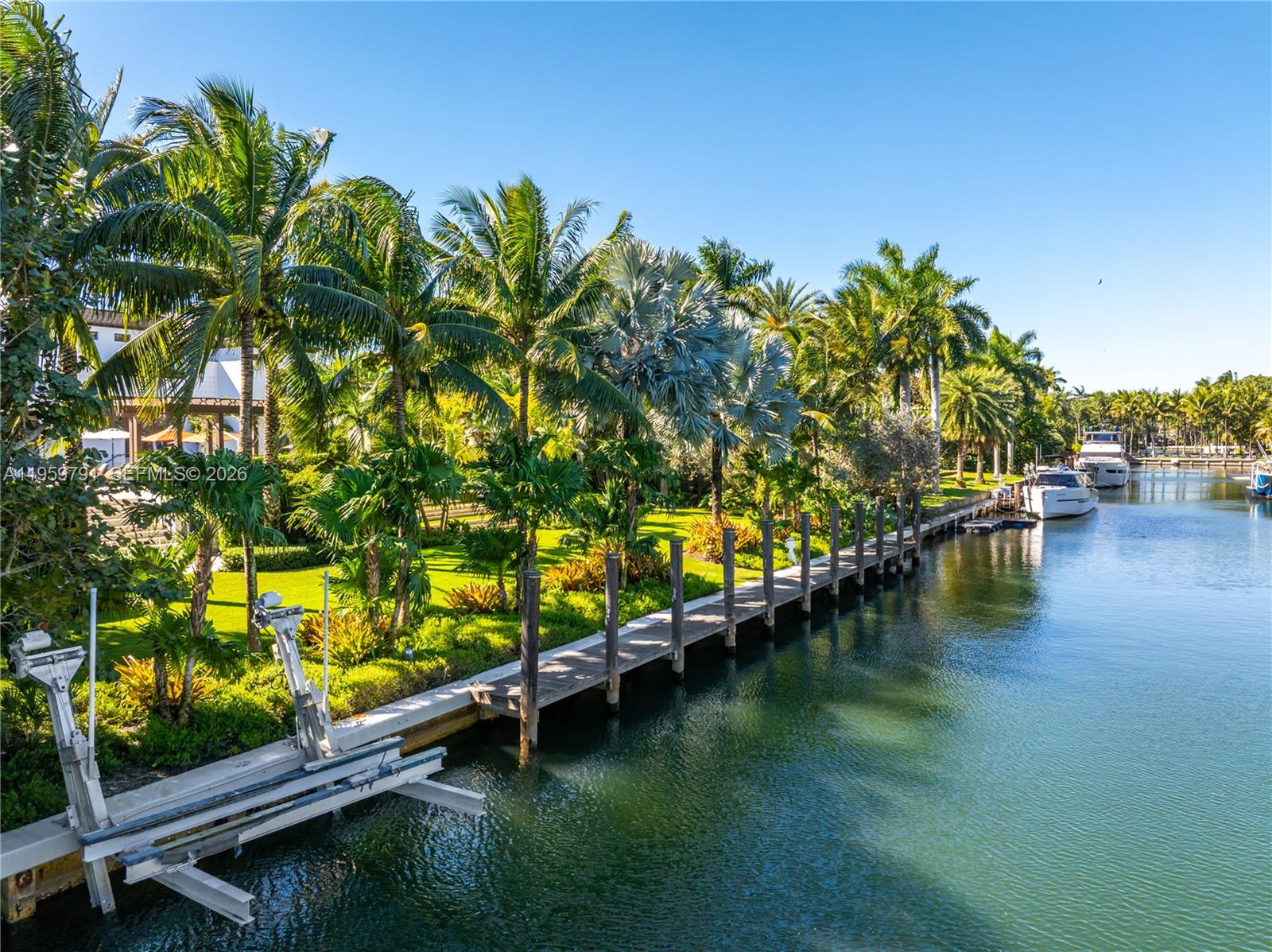 555 Arvida Pkwy, Coral Gables FL 33156