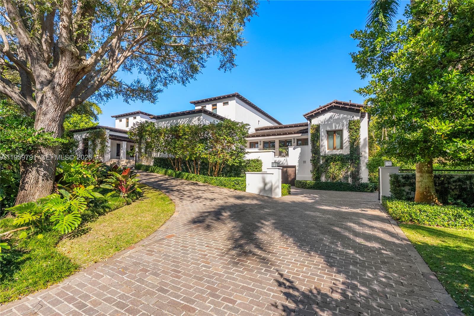 555 Arvida Pkwy, Coral Gables FL 33156