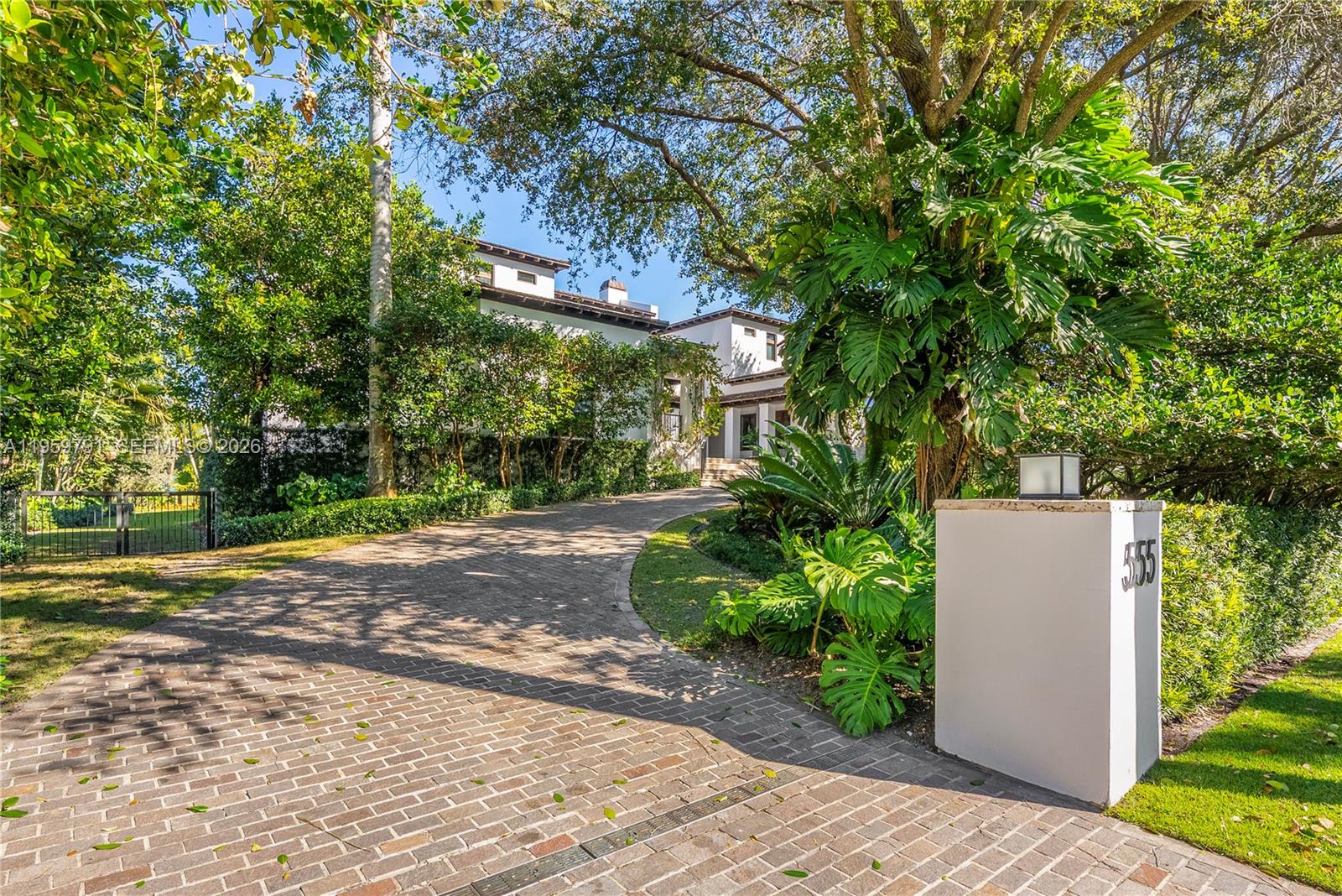 555 Arvida Pkwy, Coral Gables FL 33156