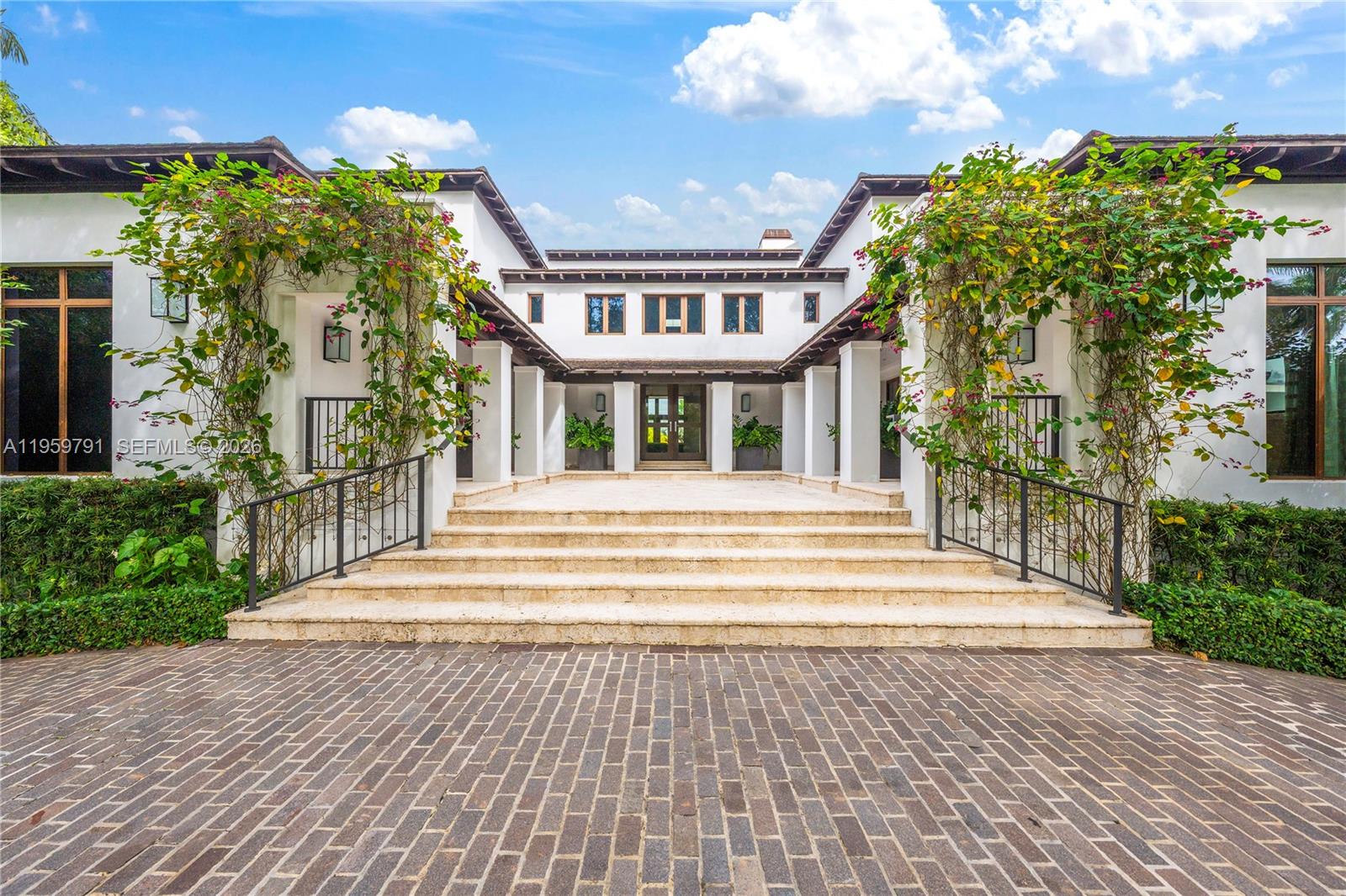 555 Arvida Pkwy, Coral Gables FL 33156